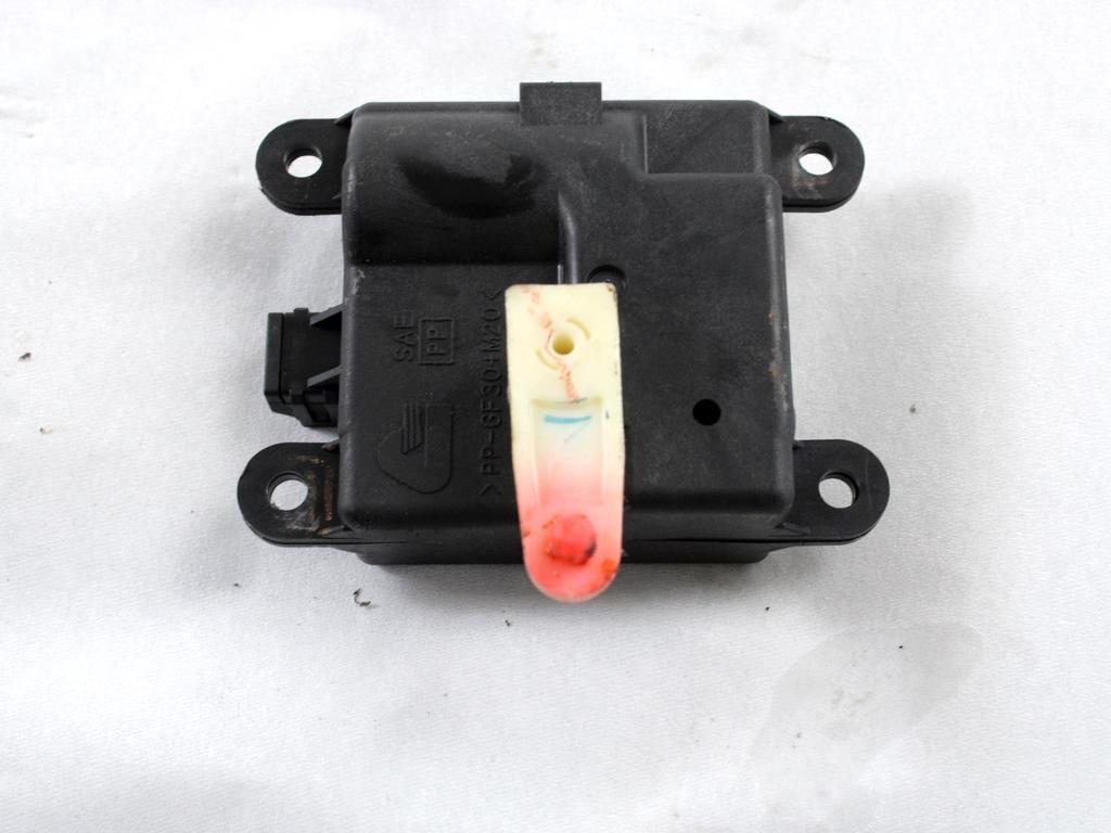 MOTORCEK OGREVANJA OEM N. A24820A3200000 ORIGINAL REZERVNI DEL NISSAN QASHQAI J10E (03/2010 - 2013) DIESEL LETNIK 2010