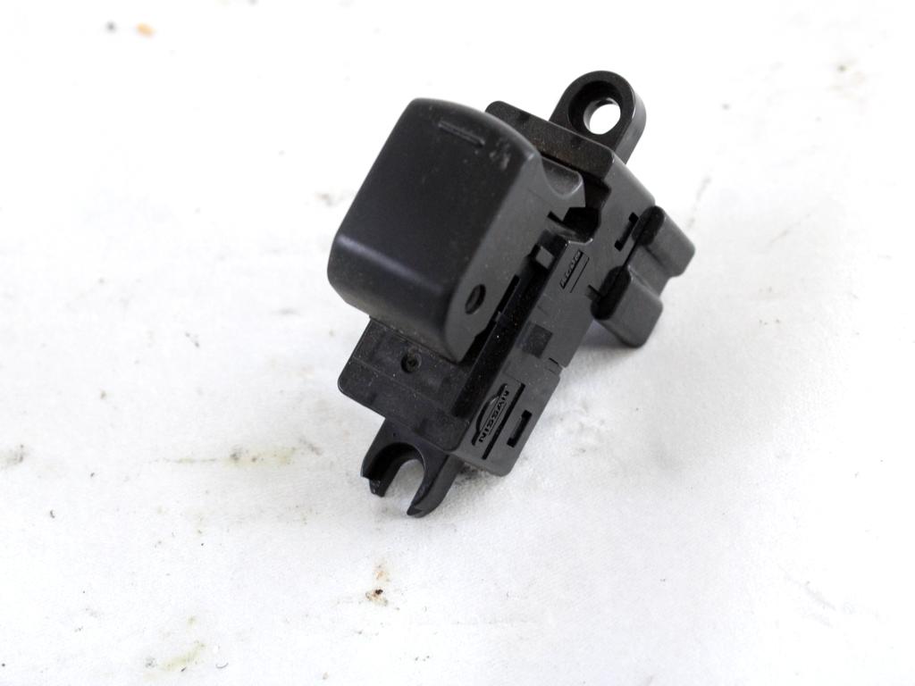 ZADNJE STIKALO OEM N. 25411JD000 ORIGINAL REZERVNI DEL NISSAN QASHQAI J10E (03/2010 - 2013) DIESEL LETNIK 2010