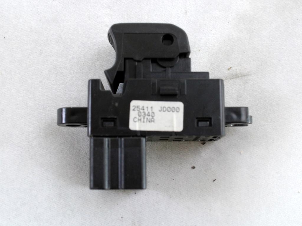 ZADNJE STIKALO OEM N. 25411JD000 ORIGINAL REZERVNI DEL NISSAN QASHQAI J10E (03/2010 - 2013) DIESEL LETNIK 2010