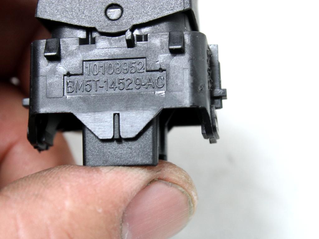 ZADNJE STIKALO OEM N. 1861098 ORIGINAL REZERVNI DEL FORD CMAX GRAND CMAX MK2 DXA-CB7 DXA-CEU (2010 - 03/2015) DIESEL LETNIK 2015