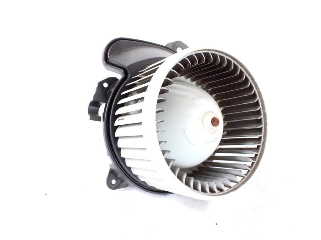 VENTILATOR  KABINE  OEM N. 77364956 ORIGINAL REZERVNI DEL FIAT PUNTO 199 MK3 (2011 - 2017)BENZINA LETNIK 2016