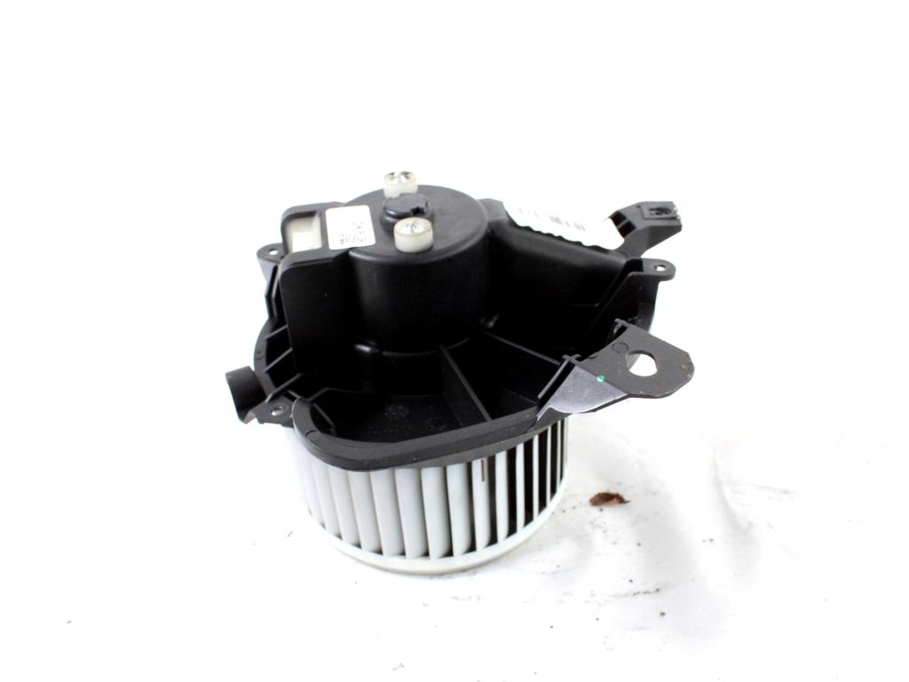 VENTILATOR  KABINE  OEM N. 77364956 ORIGINAL REZERVNI DEL FIAT PUNTO 199 MK3 (2011 - 2017)BENZINA LETNIK 2016