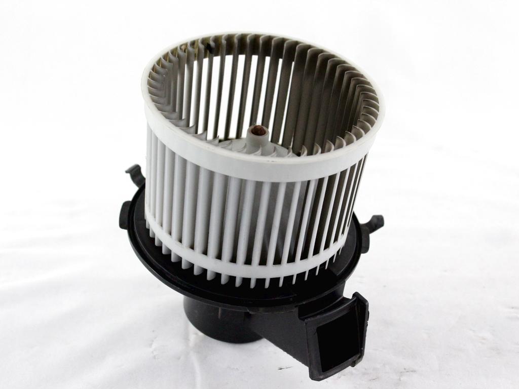 VENTILATOR  KABINE  OEM N. 77364885 ORIGINAL REZERVNI DEL FIAT 500 CINQUECENTO 312 MK3 (2007 - 2015) BENZINA LETNIK 2010