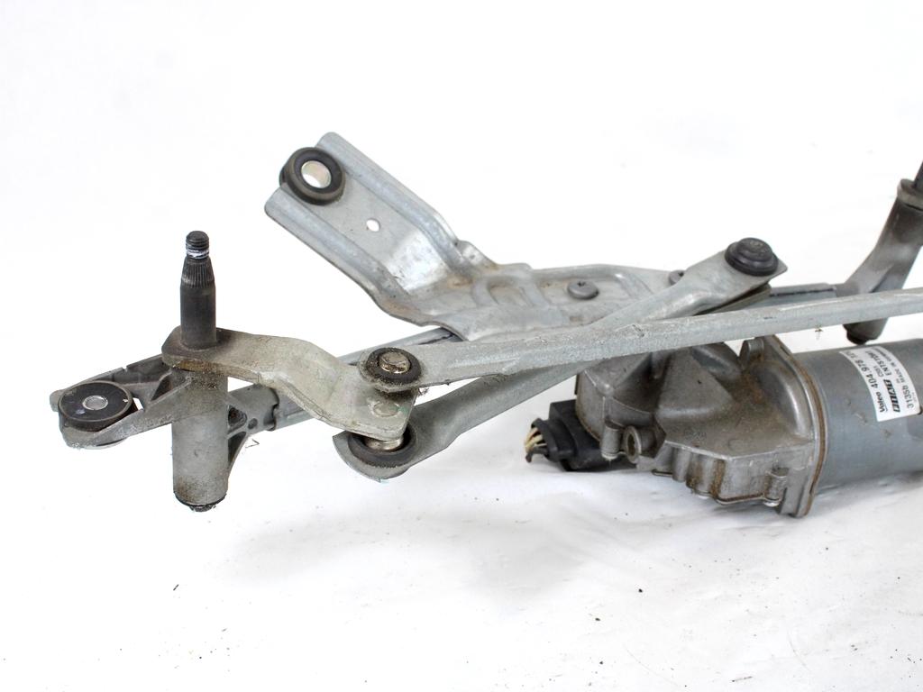 MOTORCEK PREDNJIH BRISALCEV OEM N. 52036095 ORIGINAL REZERVNI DEL FIAT PUNTO 199 MK3 (2011 - 2017)BENZINA LETNIK 2016