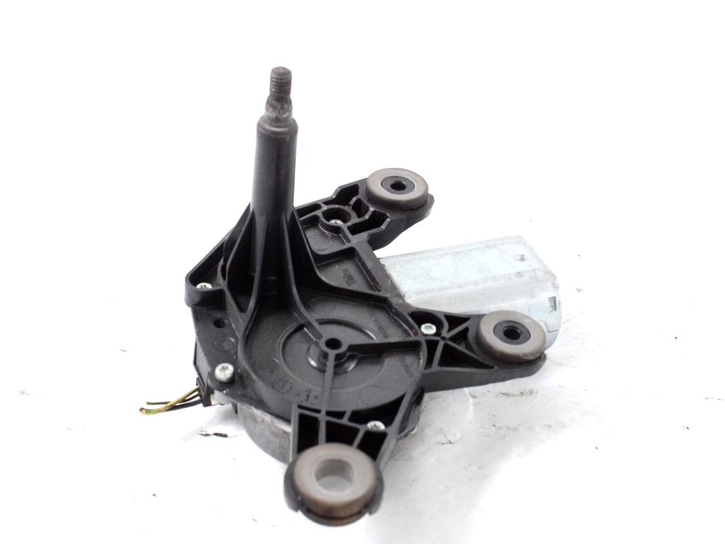 MOTORCEK ZADNJEGA BRISALCA OEM N. 51757867 ORIGINAL REZERVNI DEL FIAT PUNTO 199 MK3 (2011 - 2017)BENZINA LETNIK 2016