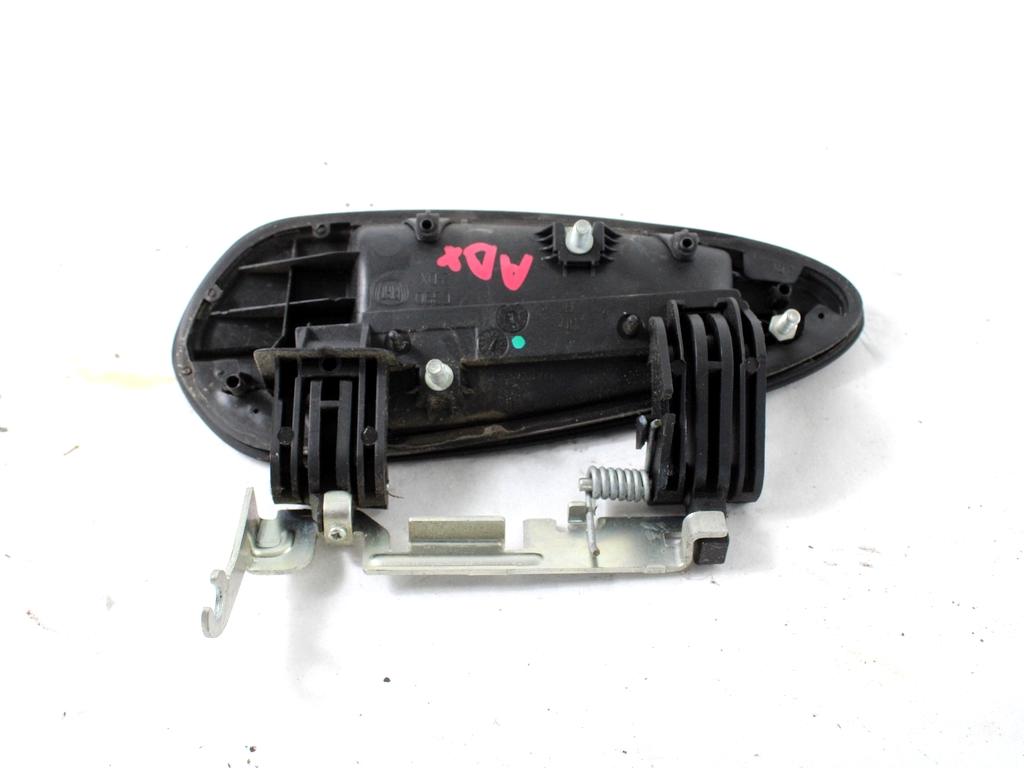 ZUNANJA KLJUKA SPREDNJA DESNA VRATA OEM N. 735498777 ORIGINAL REZERVNI DEL FIAT PUNTO 199 MK3 (2011 - 2017)BENZINA LETNIK 2016