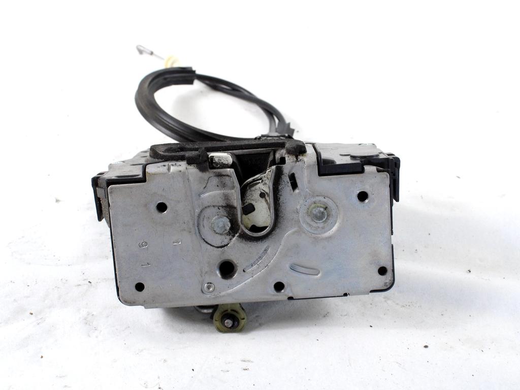 CENTRALNO ZAKLEPANJE PREDNIH LEVIH VRAT OEM N. 51905686 ORIGINAL REZERVNI DEL FIAT PUNTO 199 MK3 (2011 - 2017)BENZINA LETNIK 2016