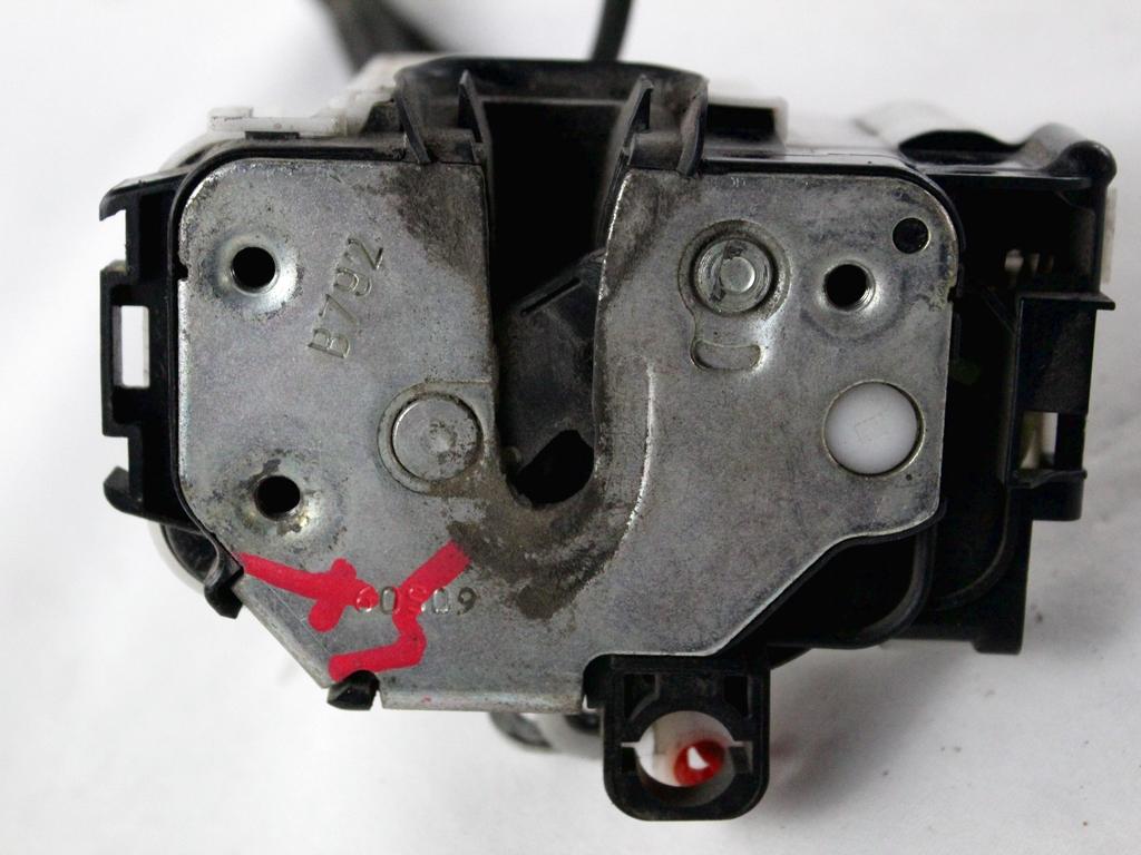 CENTRALNO ZAKLEPANJE PREDNIH LEVIH VRAT OEM N. 51827413 ORIGINAL REZERVNI DEL FIAT 500 CINQUECENTO 312 MK3 (2007 - 2015) BENZINA LETNIK 2010