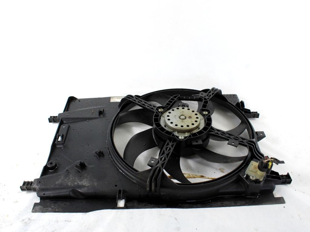 VENTILATOR HLADILNIKA OEM N. 51878035 ORIGINAL REZERVNI DEL FIAT PUNTO 199 MK3 (2011 - 2017)BENZINA LETNIK 2016