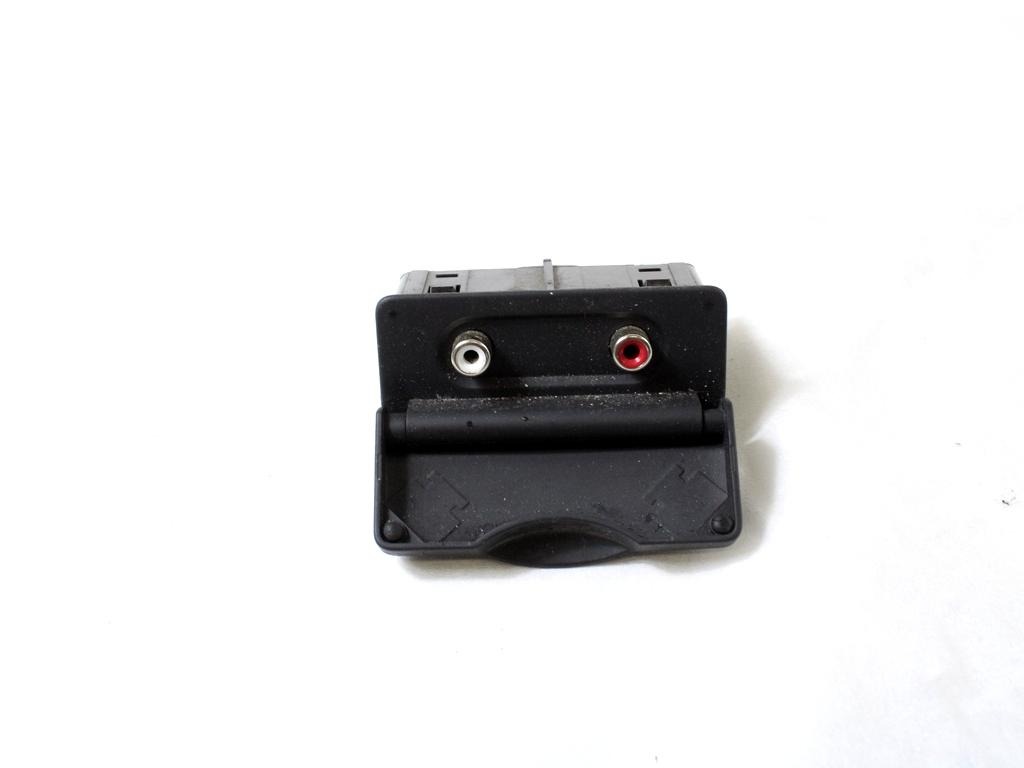 USB / AUX OEM N. 280230001R ORIGINAL REZERVNI DEL RENAULT MEGANE MK3 BZ0/1 B3 DZ0/1 KZ0/1 BER/SPORTOUR/ESTATE (2009 - 2015) DIESEL LETNIK 2011