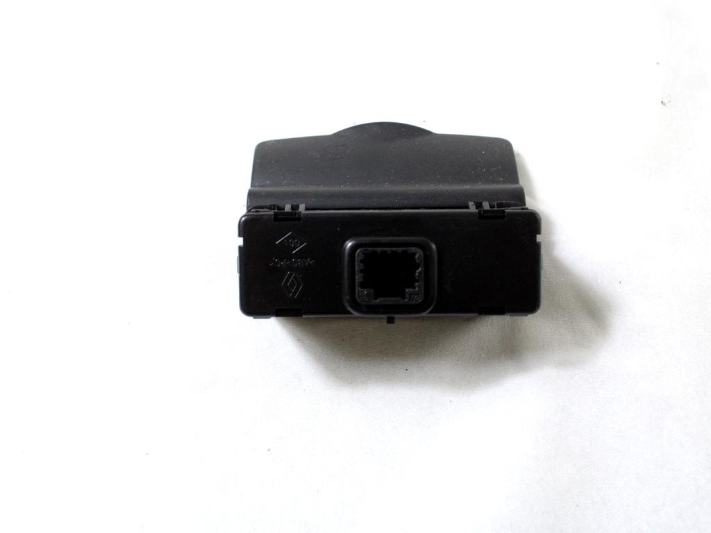 USB / AUX OEM N. 280230001R ORIGINAL REZERVNI DEL RENAULT MEGANE MK3 BZ0/1 B3 DZ0/1 KZ0/1 BER/SPORTOUR/ESTATE (2009 - 2015) DIESEL LETNIK 2011