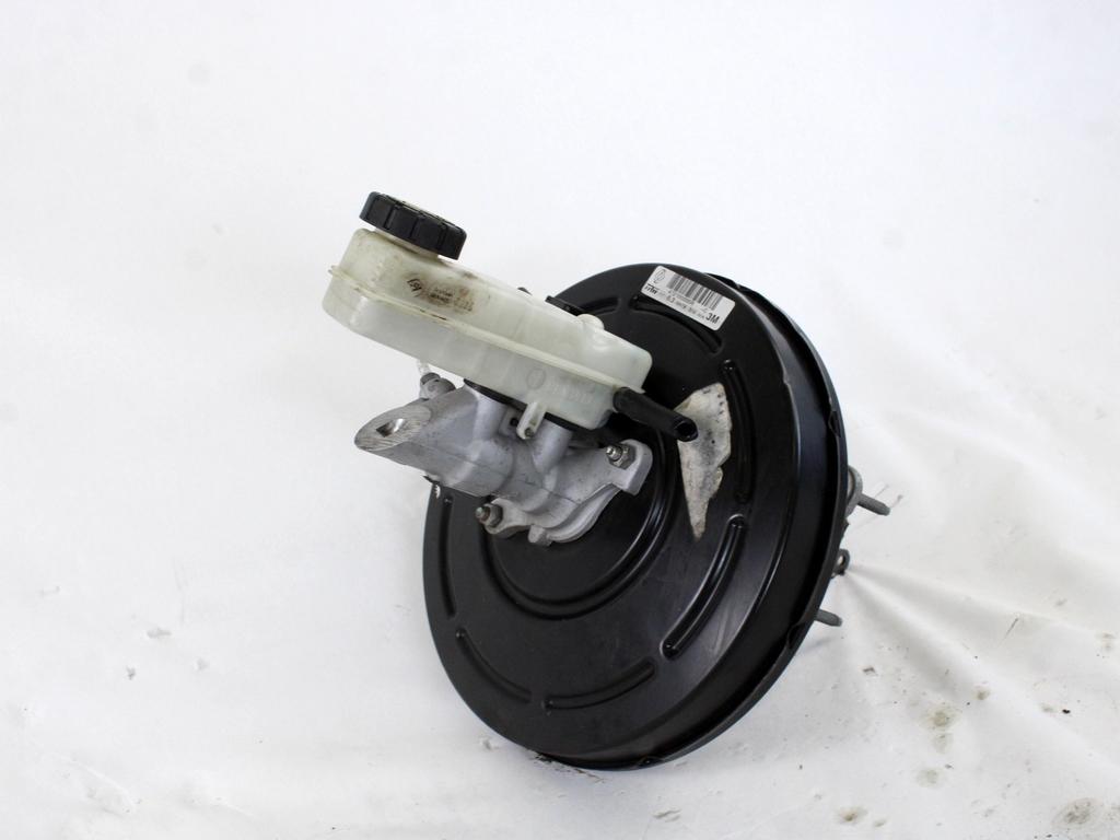 SERVO OJACEVALNIK ZAVOR S PUMPO OEM N. 472100005R ORIGINAL REZERVNI DEL RENAULT MEGANE MK3 BZ0/1 B3 DZ0/1 KZ0/1 BER/SPORTOUR/ESTATE (2009 - 2015) DIESEL LETNIK 2011