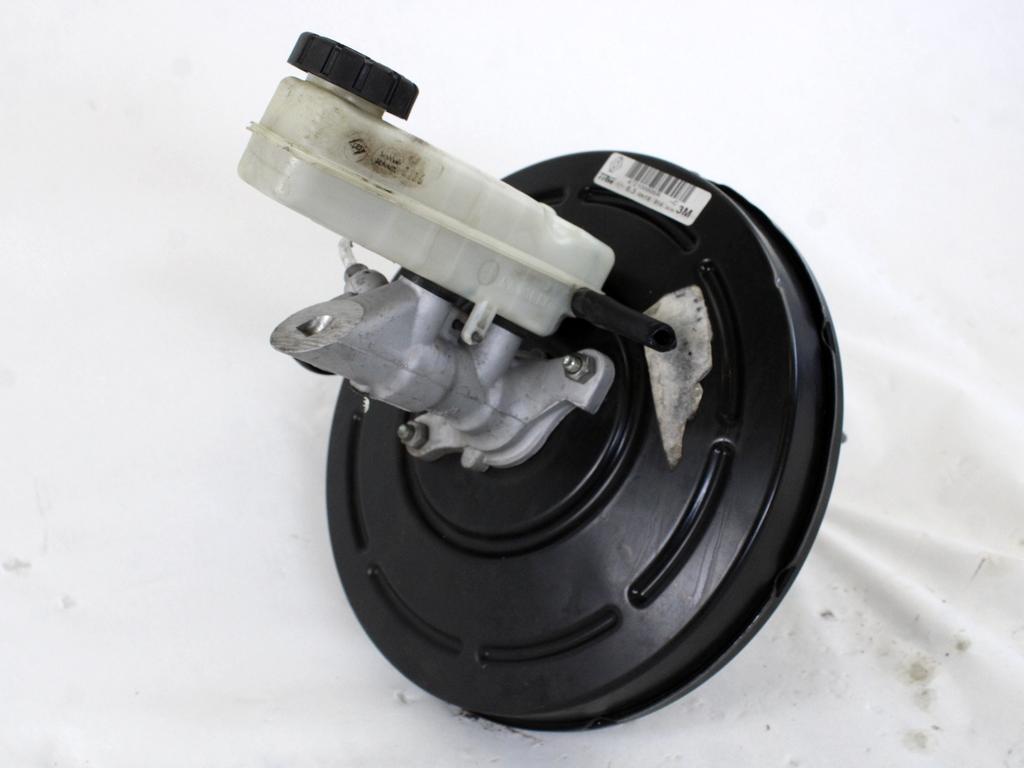 SERVO OJACEVALNIK ZAVOR S PUMPO OEM N. 472100005R ORIGINAL REZERVNI DEL RENAULT MEGANE MK3 BZ0/1 B3 DZ0/1 KZ0/1 BER/SPORTOUR/ESTATE (2009 - 2015) DIESEL LETNIK 2011