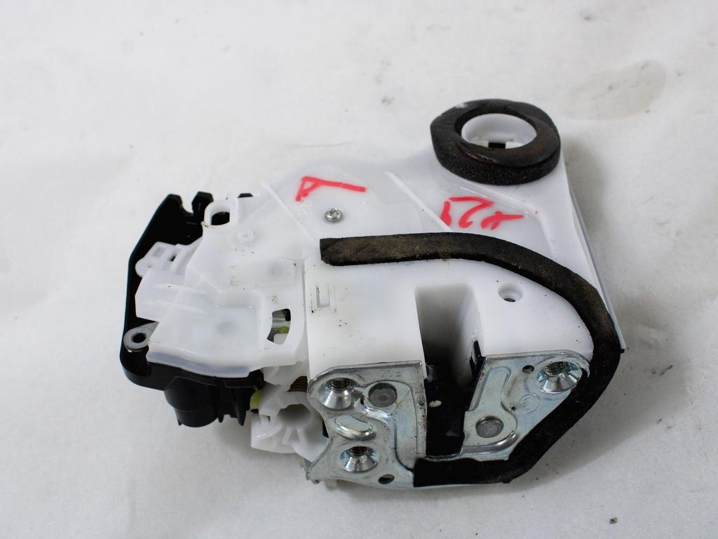 CENTRALNI ZAKLEP SPREDNJIH VRAT  OEM N. 8221062R20000 ORIGINAL REZERVNI DEL SUZUKI IGNIS MF MK3 (2016 - 2020)BENZINA LETNIK 2019