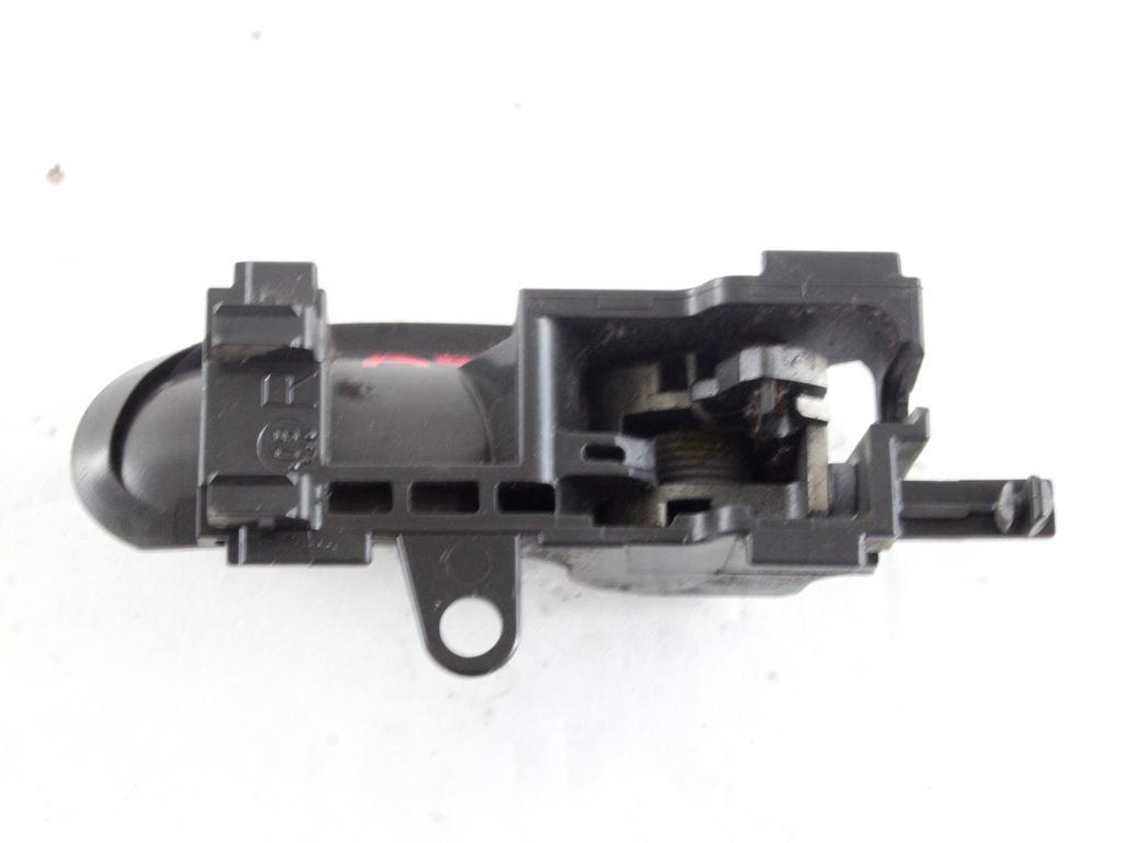 NOTRANJA KLJUKA  OEM N. 692050D060B1 ORIGINAL REZERVNI DEL TOYOTA YARIS P1 MK1 R (2003 - 2005)DIESEL LETNIK 2005