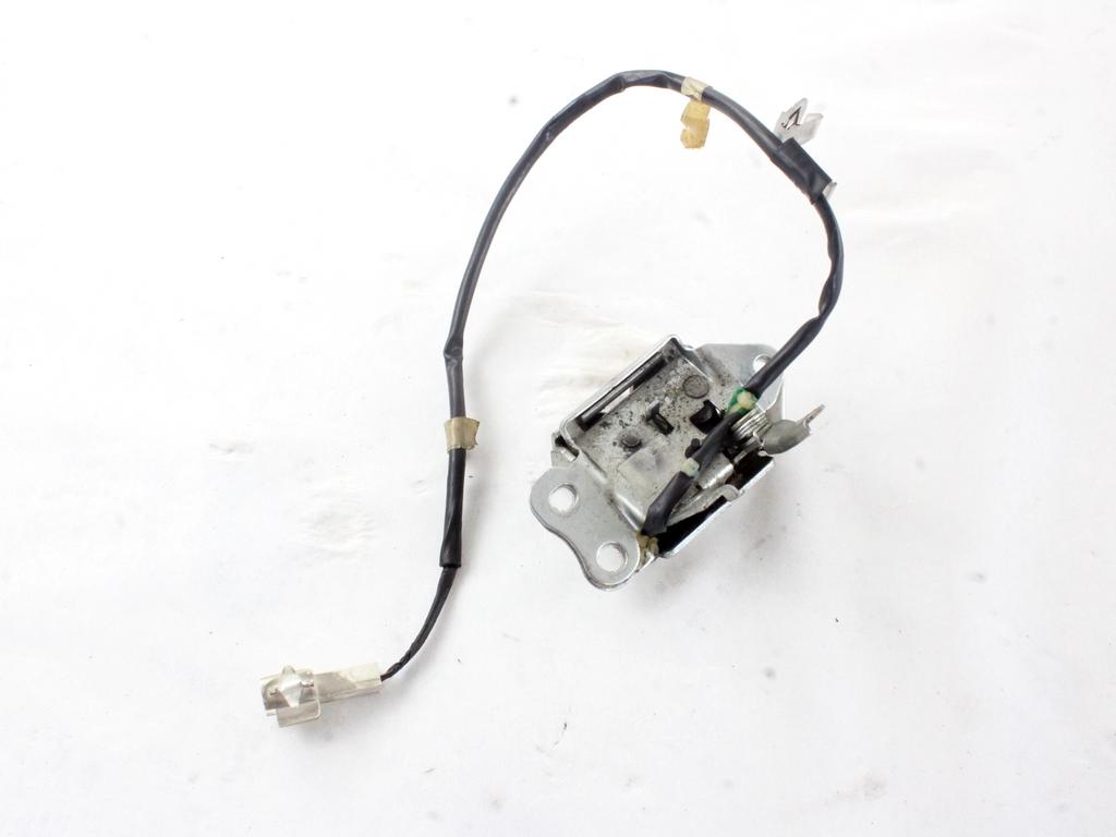 ZAKLEPANJE PRTLJA?NIH VRAT  OEM N. 693500D030 ORIGINAL REZERVNI DEL TOYOTA YARIS P1 MK1 R (2003 - 2005)DIESEL LETNIK 2005