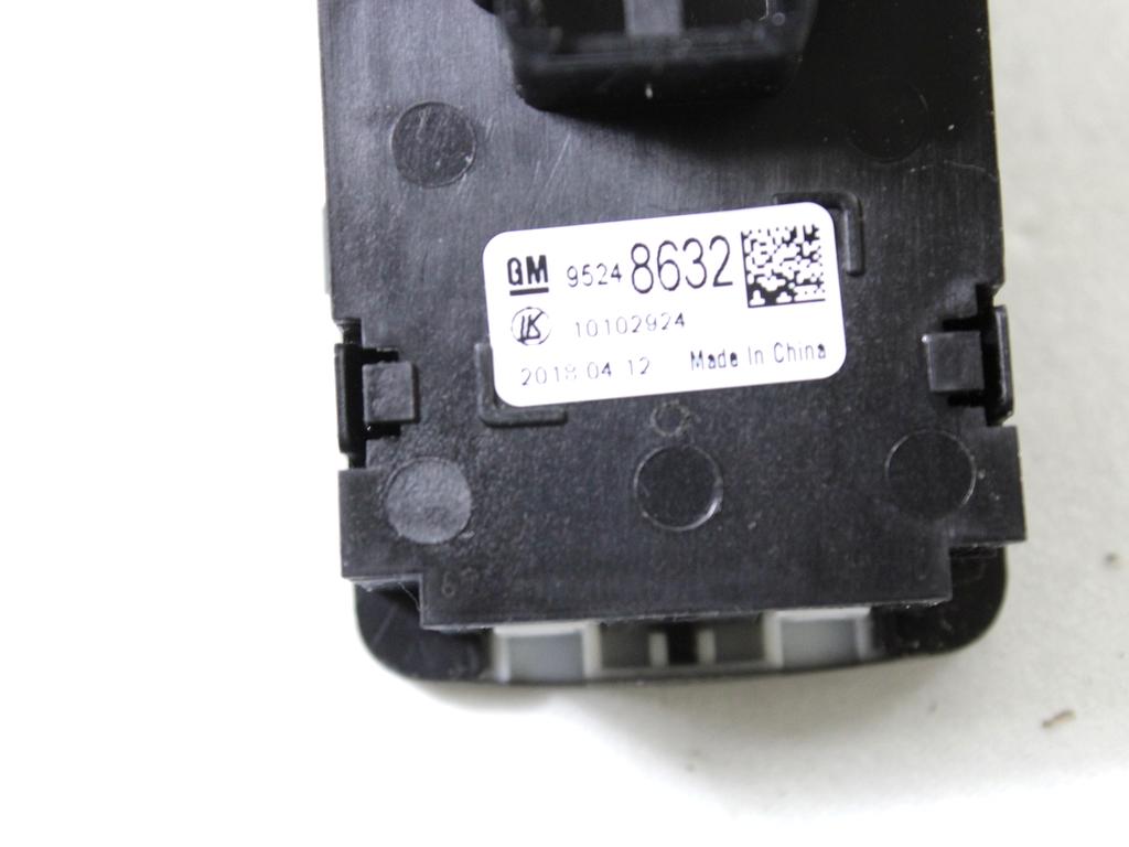 GLAVNO STIKALO LUCI OEM N. 95248632 ORIGINAL REZERVNI DEL OPEL KARL C16 (2015 - 2019)BENZINA/GPL LETNIK 2018