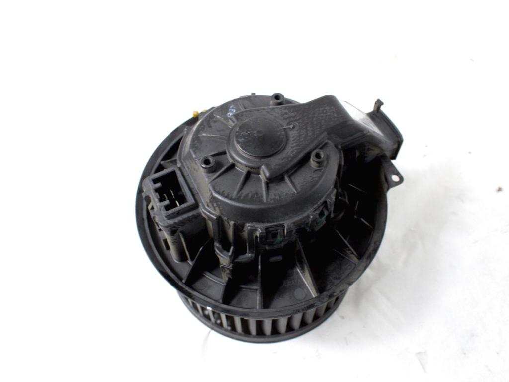 VENTILATOR  KABINE  OEM N. VP8E2H-18456-AA ORIGINAL REZERVNI DEL FORD FIESTA CB1 CNN MK6 (09/2008 - 11/2012) DIESEL LETNIK 2010