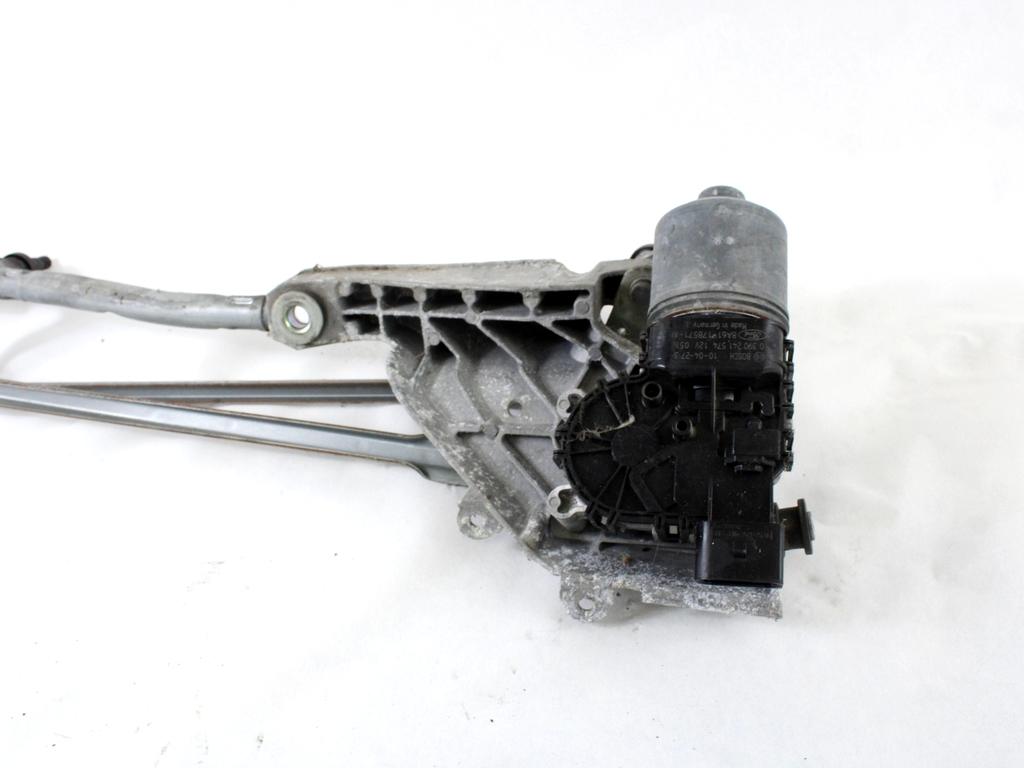 MOTORCEK PREDNJIH BRISALCEV OEM N. 8A61-17B571-AB ORIGINAL REZERVNI DEL FORD FIESTA CB1 CNN MK6 (09/2008 - 11/2012) DIESEL LETNIK 2010