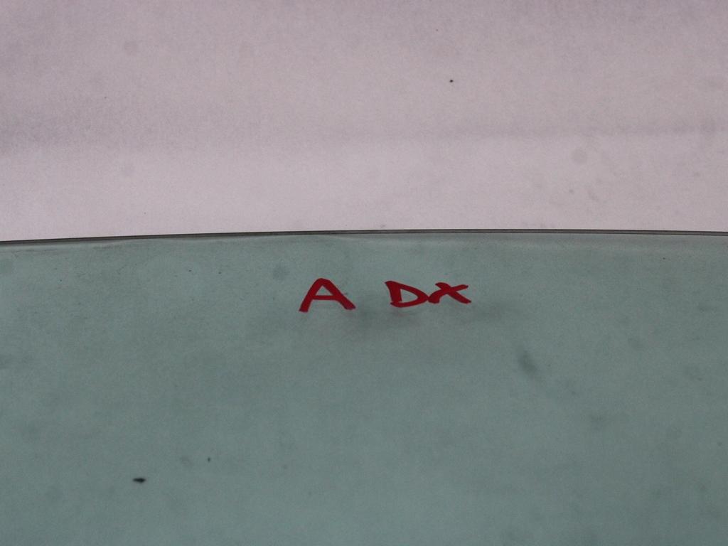 STEKLO SPREDNJIH DESNIH VRAT OEM N. 8A61-B21410-A ORIGINAL REZERVNI DEL FORD FIESTA CB1 CNN MK6 (09/2008 - 11/2012) DIESEL LETNIK 2010