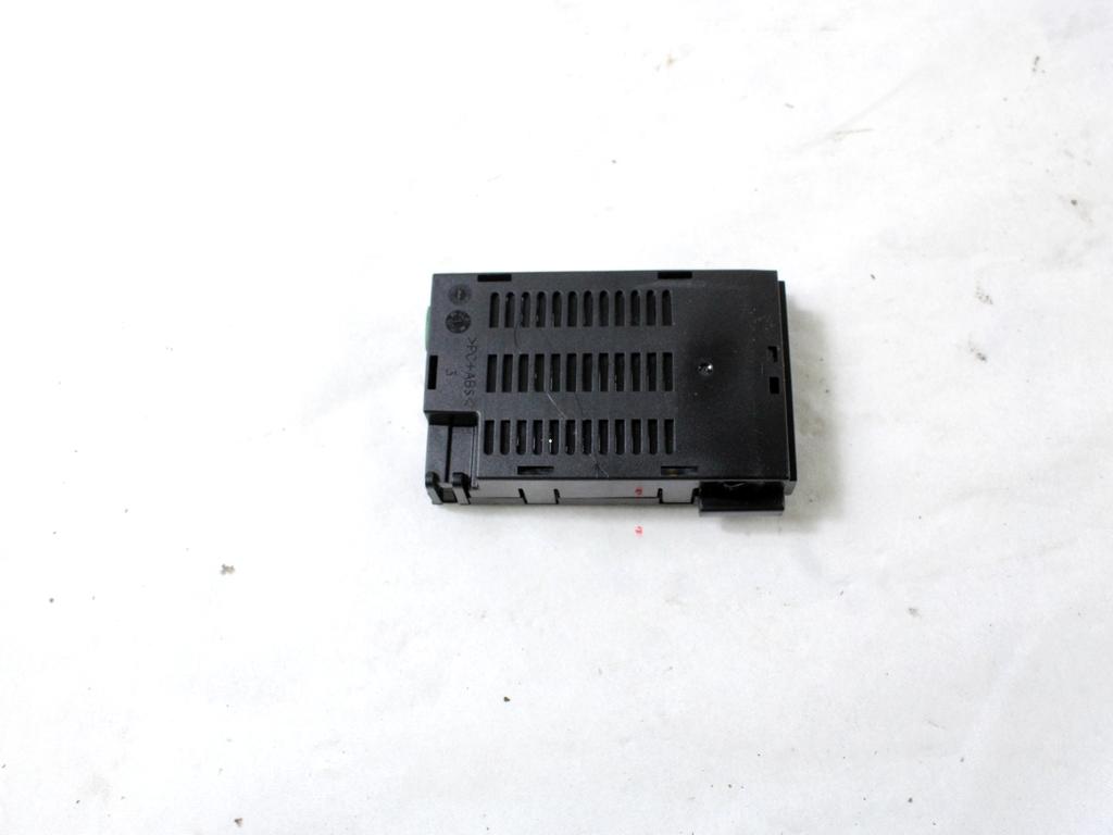 USB / AUX OEM N. 2G6035736 ORIGINAL REZERVNI DEL VOLKSWAGEN POLO AW1 (DAL 2017)BENZINA/METANO LETNIK 2021