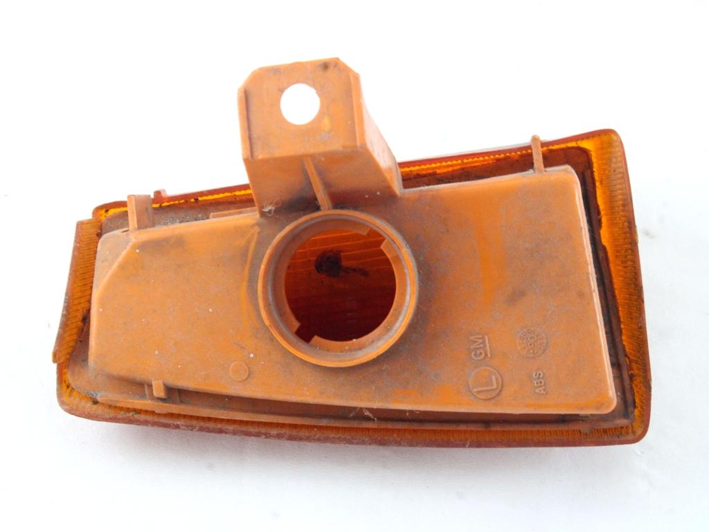 SPREDNJI INDIKATOR OEM N. 90008397 ORIGINAL REZERVNI DEL OPEL KADETT E (1984 - 1991)BENZINA LETNIK 1985