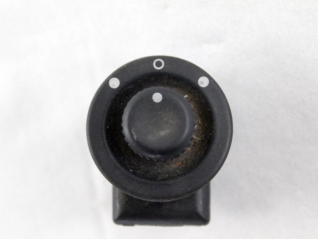 STIKALA ELEKTRICNIH OGLEDAL  OEM N. 7700429992 ORIGINAL REZERVNI DEL RENAULT CLIO BB CB MK2 R / CLIO STORIA (05/2001 - 2012) BENZINA LETNIK 2001