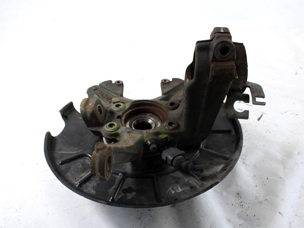 VRTLJIVI LEZAJ DESNO / PESTO KOLESA Z LEZAJEM SPREDAJ OEM N. 1K0407256T ORIGINAL REZERVNI DEL VOLKSWAGEN GOLF V 1K1 1K5 MK5 BER/SW (02/2004-11/2008) DIESEL LETNIK 2006