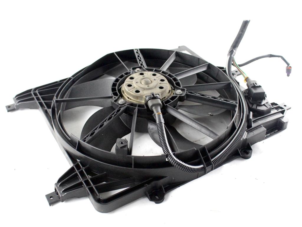 VENTILATOR HLADILNIKA OEM N. 7701070217 ORIGINAL REZERVNI DEL RENAULT CLIO BB CB MK2 R / CLIO STORIA (05/2001 - 2012) BENZINA LETNIK 2001