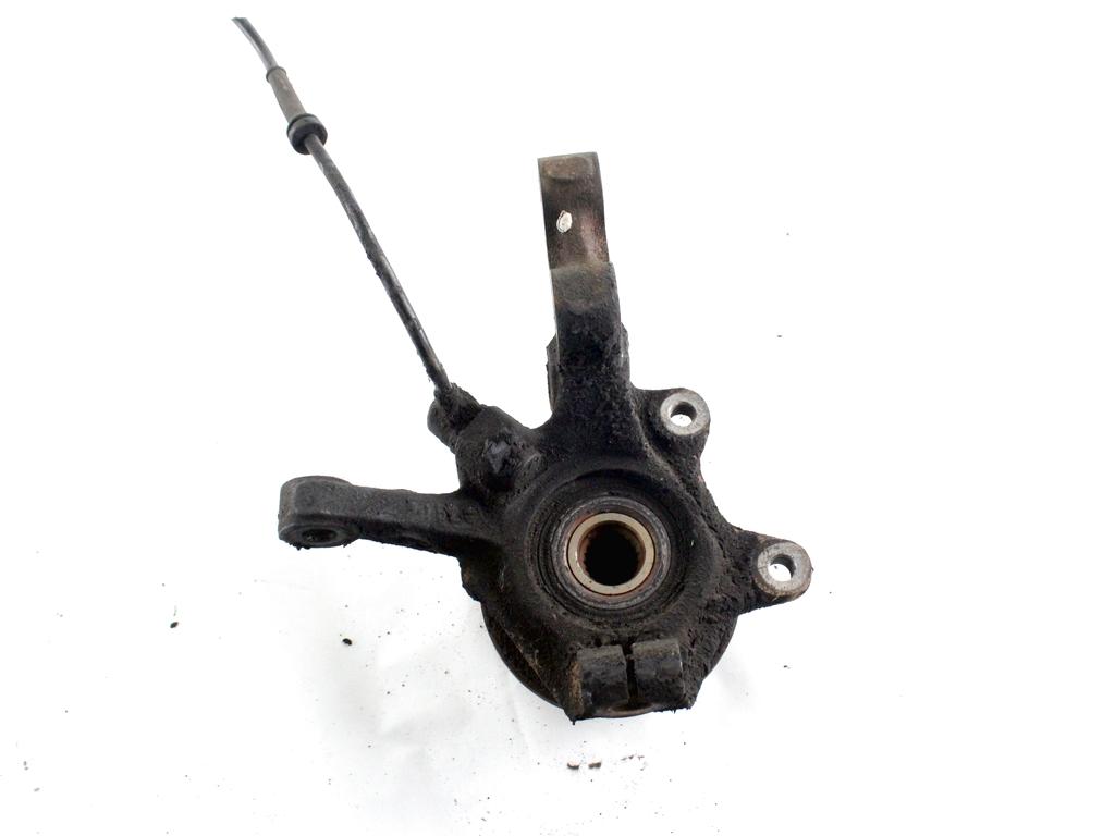 LEVI VRTLJIVI LEZAJ / PESTO KOLESA Z LEZAJEM SPREDAJ OEM N. 8200207307 ORIGINAL REZERVNI DEL RENAULT CLIO BB CB MK2 R / CLIO STORIA (05/2001 - 2012) BENZINA LETNIK 2001