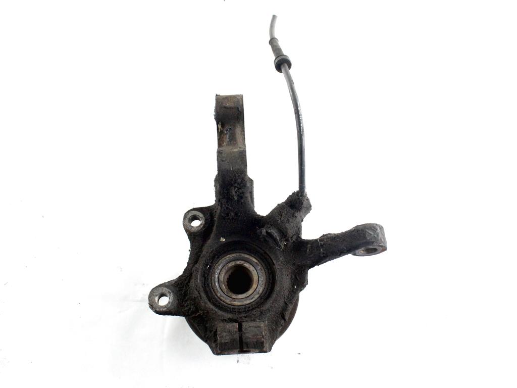 VRTLJIVI LEZAJ DESNO / PESTO KOLESA Z LEZAJEM SPREDAJ OEM N. 8200207313 ORIGINAL REZERVNI DEL RENAULT CLIO BB CB MK2 R / CLIO STORIA (05/2001 - 2012) BENZINA LETNIK 2001