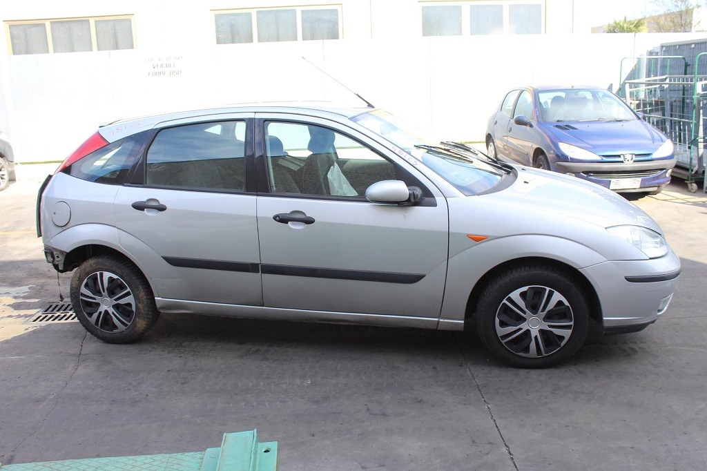 FORD FOCUS 1.8 D 74KW 5M 5P (2004) RICAMBI IN MAGAZZINO