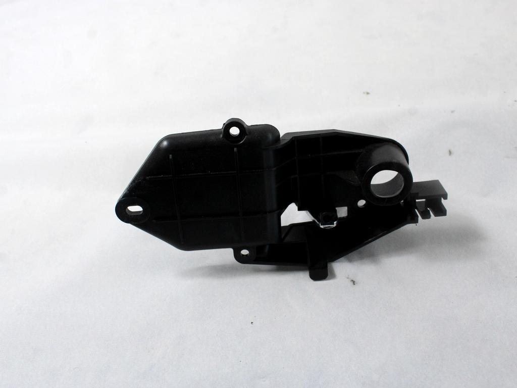 NOTRANJA KLJUKA  OEM N. 71749973 ORIGINAL REZERVNI DEL FIAT 500 CINQUECENTO 312 MK3 (2007 - 2015) BENZINA/GPL LETNIK 2014