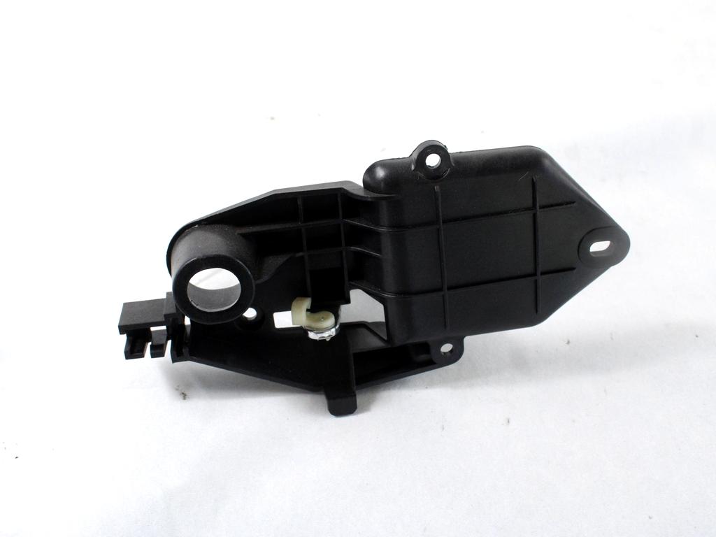 NOTRANJA KLJUKA  OEM N. 71749972 ORIGINAL REZERVNI DEL FIAT 500 CINQUECENTO 312 MK3 (2007 - 2015) BENZINA/GPL LETNIK 2014