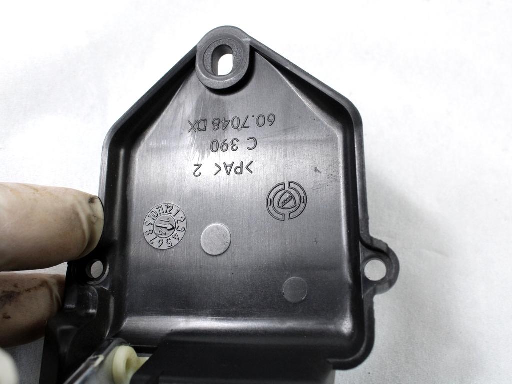 NOTRANJA KLJUKA  OEM N. 71749972 ORIGINAL REZERVNI DEL FIAT 500 CINQUECENTO 312 MK3 (2007 - 2015) BENZINA/GPL LETNIK 2014