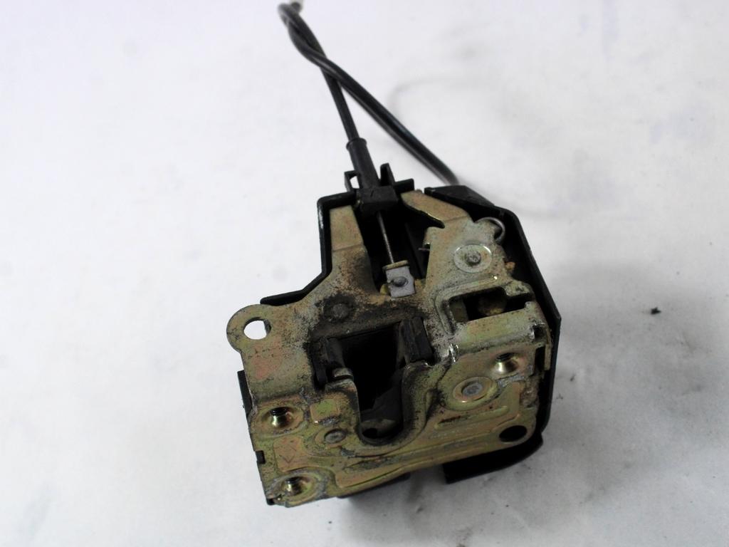 CENTRALNI ZAKLEP SPREDNJIH VRAT  OEM N. 8200194285 ORIGINAL REZERVNI DEL RENAULT SCENIC JA0/1 FA0 MK1 R (1999 - 2003) DIESEL LETNIK 2001