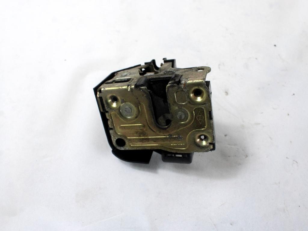 CENTRALNO ZAKLEPANJE PREDNIH LEVIH VRAT OEM N. 7701475081 ORIGINAL REZERVNI DEL RENAULT SCENIC JA0/1 FA0 MK1 R (1999 - 2003) DIESEL LETNIK 2001