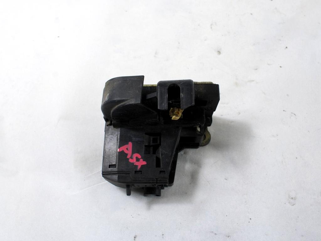 CENTRALNO ZAKLEPANJE PREDNIH LEVIH VRAT OEM N. 7701475081 ORIGINAL REZERVNI DEL RENAULT SCENIC JA0/1 FA0 MK1 R (1999 - 2003) DIESEL LETNIK 2001