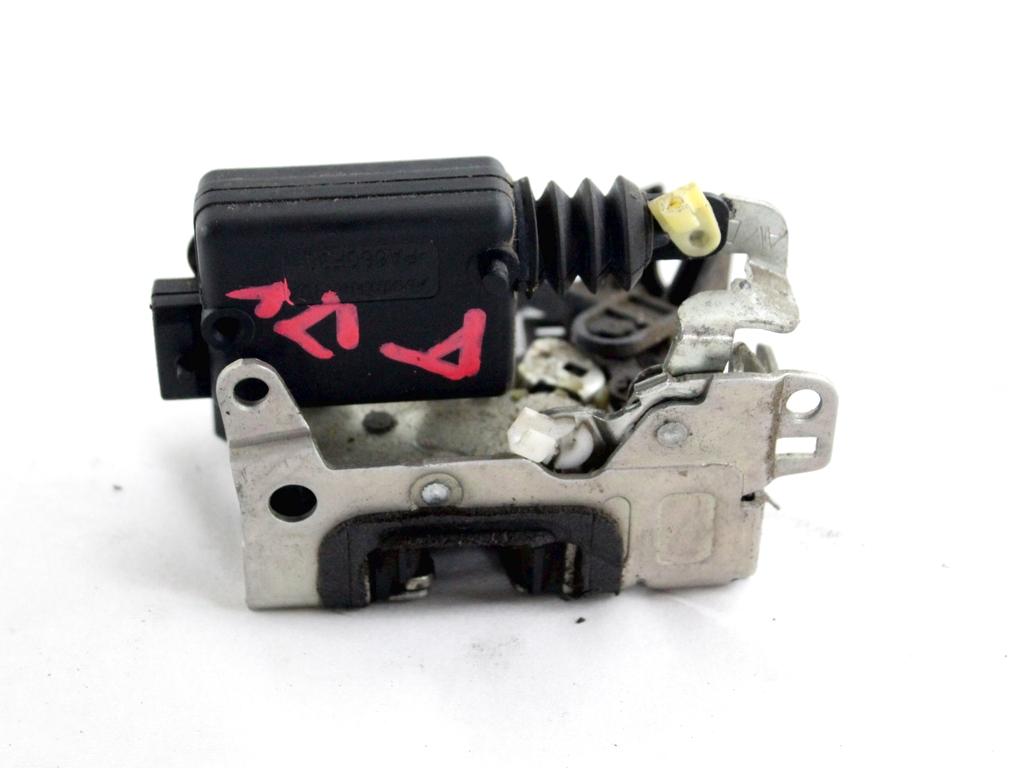 CENTRALNI ZAKLEP SPREDNJIH VRAT  OEM N. 8200735224 ORIGINAL REZERVNI DEL DACIA SANDERO MK1 (2008 - 2012) BENZINA/GPL LETNIK 2010