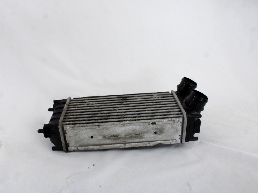 HLADILNIK INTERCOOLER OEM N. 9684212480 ORIGINAL REZERVNI DEL PEUGEOT 308 4A 4B 4C 4E 4H MK1 BER/SW/CC (2007 - 2013) DIESEL LETNIK 2010