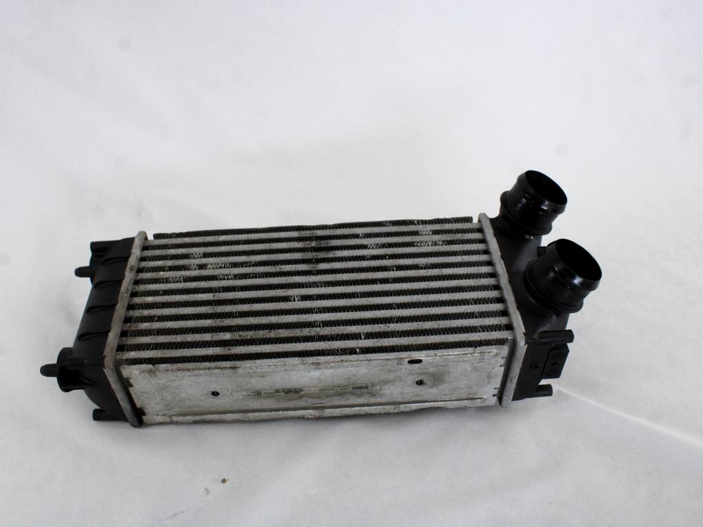 HLADILNIK INTERCOOLER OEM N. 9684212480 ORIGINAL REZERVNI DEL PEUGEOT 308 4A 4B 4C 4E 4H MK1 BER/SW/CC (2007 - 2013) DIESEL LETNIK 2010