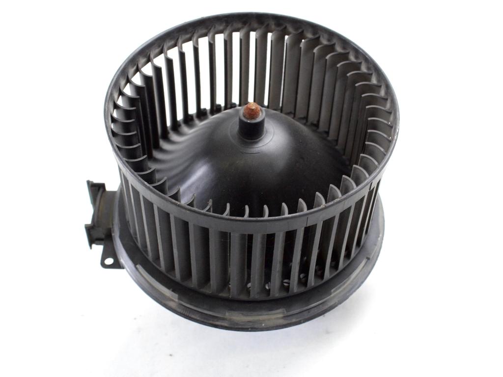 VENTILATOR  KABINE  OEM N. 8E2H-18456-AB ORIGINAL REZERVNI DEL FORD FIESTA CB1 CNN MK6 R (2012 - 2017)BENZINA LETNIK 2016