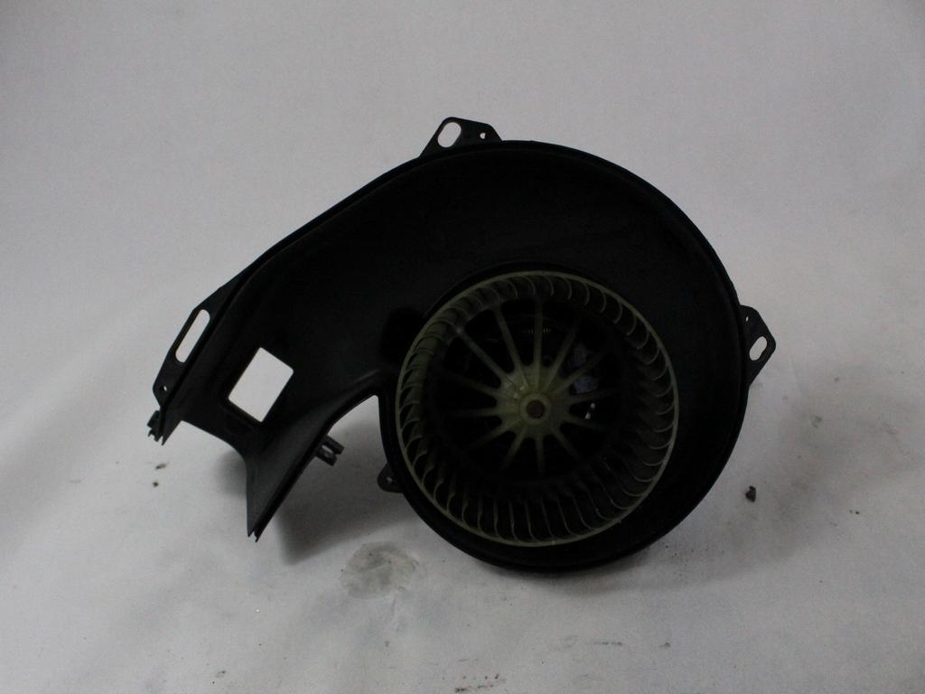 VENTILATOR  KABINE  OEM N. 13124703 ORIGINAL REZERVNI DEL OPEL MERIVA A X03 R (2006 - 2010) BENZINA/GPL LETNIK 2009