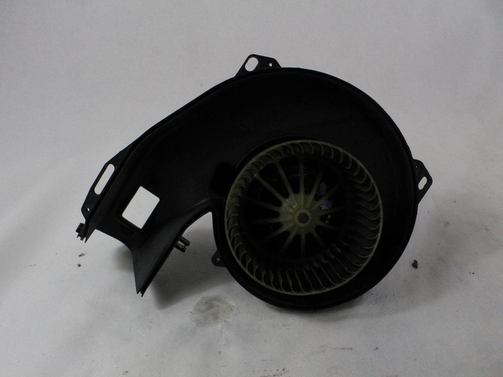 VENTILATOR  KABINE  OEM N. 13124703 ORIGINAL REZERVNI DEL OPEL MERIVA A X03 R (2006 - 2010) BENZINA/GPL LETNIK 2009