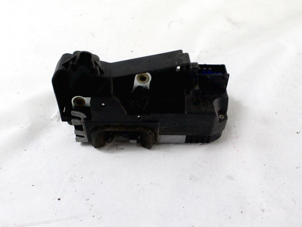 CENTRALNI ZAKLEP SPREDNJIH VRAT  OEM N. 13154792 ORIGINAL REZERVNI DEL OPEL MERIVA A X03 R (2006 - 2010) BENZINA/GPL LETNIK 2009