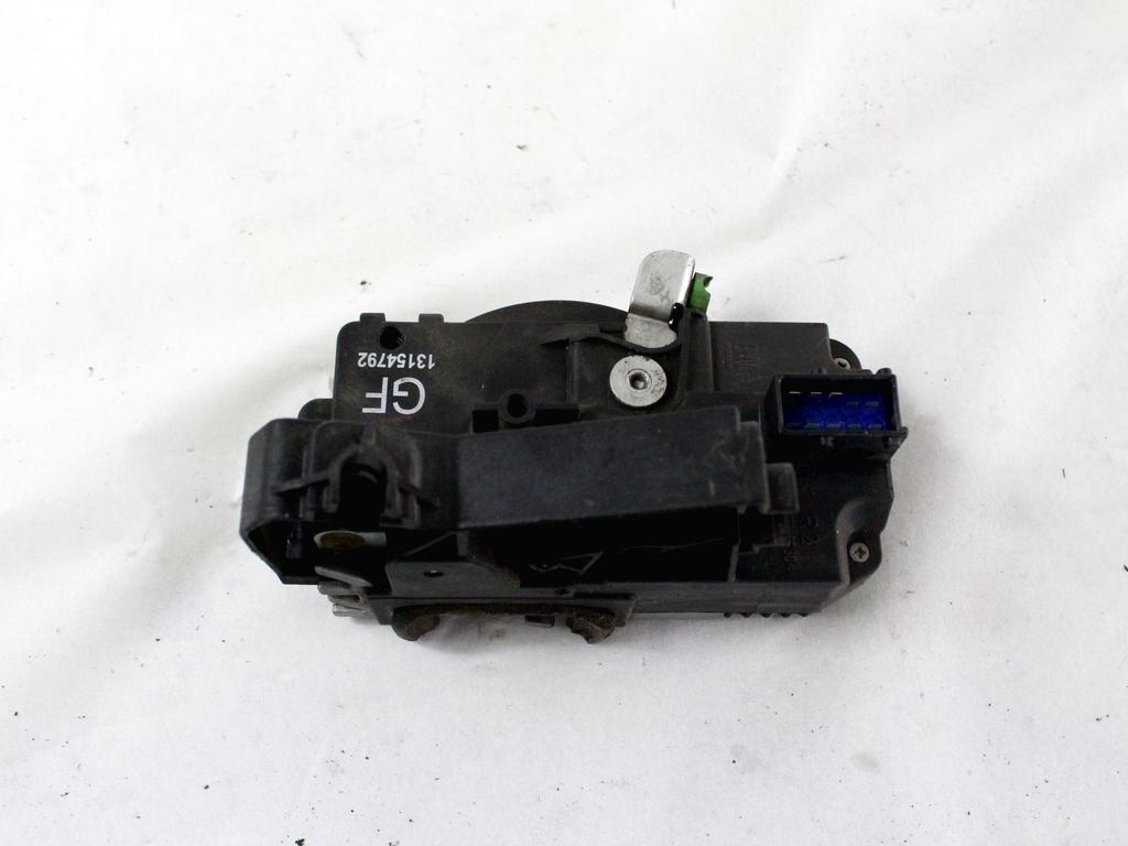 CENTRALNI ZAKLEP SPREDNJIH VRAT  OEM N. 13154792 ORIGINAL REZERVNI DEL OPEL MERIVA A X03 R (2006 - 2010) BENZINA/GPL LETNIK 2009