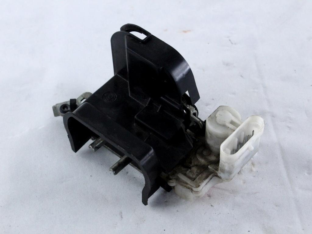 CENTRALNI ZAKLEP SPREDNJIH VRAT  OEM N. 51734601 ORIGINAL REZERVNI DEL FIAT MULTIPLA 186 (1998 - 2002) DIESEL LETNIK 2004