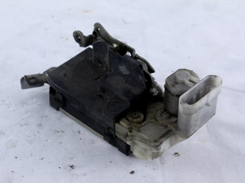 CENTRALNO ZAKLEPANJE ZADNJIH DESNIH VRAT OEM N. 51734603 ORIGINAL REZERVNI DEL FIAT MULTIPLA 186 (1998 - 2002) DIESEL LETNIK 2004