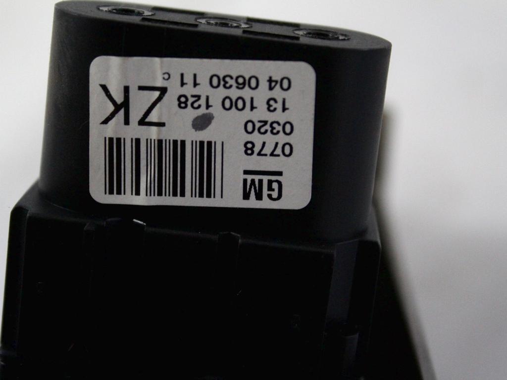 GLAVNO STIKALO LUCI OEM N. 13100128 ORIGINAL REZERVNI DEL OPEL ASTRA H A04 L48 L08 L35 L67 R 5P/3P/SW (2007 - 2010) DIESEL LETNIK 2008