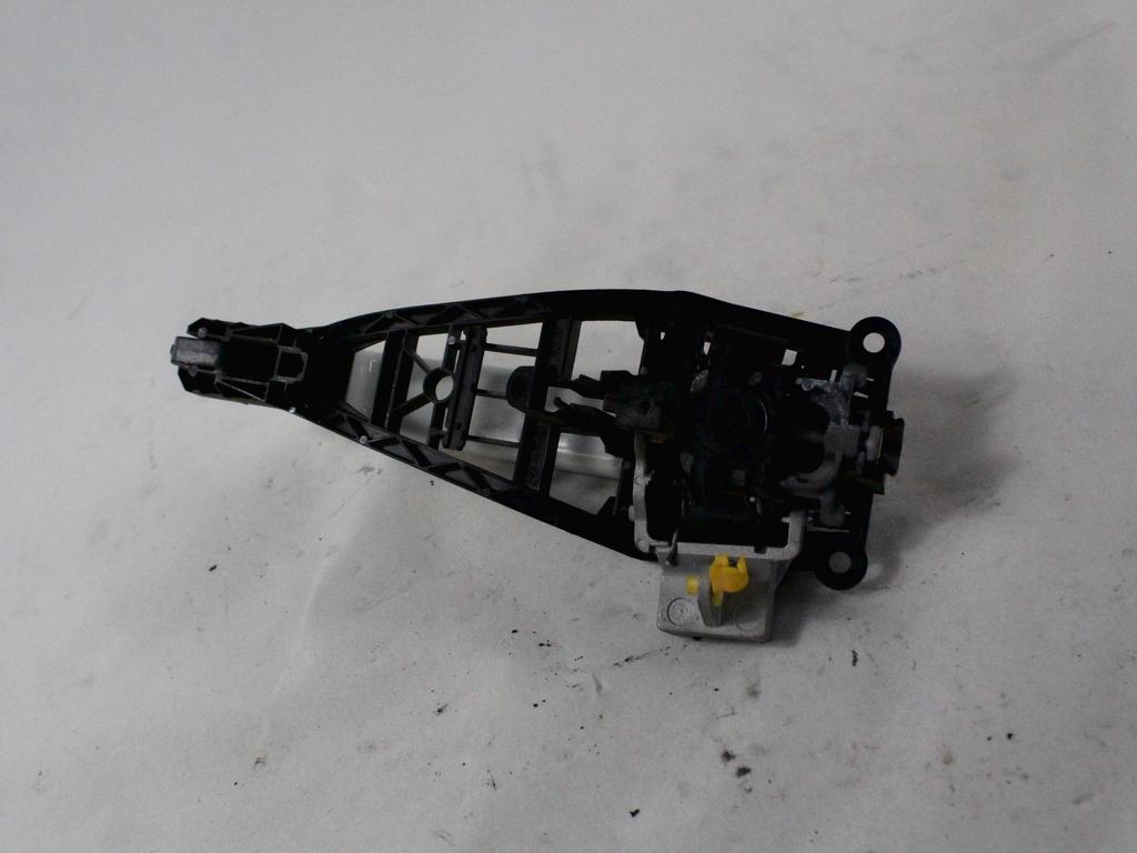 ZUNANJA KLJUKA ZADNJA LEVA VRATA OEM N. 13142770 ORIGINAL REZERVNI DEL OPEL ASTRA H A04 L48 L08 L35 L67 R 5P/3P/SW (2007 - 2010) DIESEL LETNIK 2008